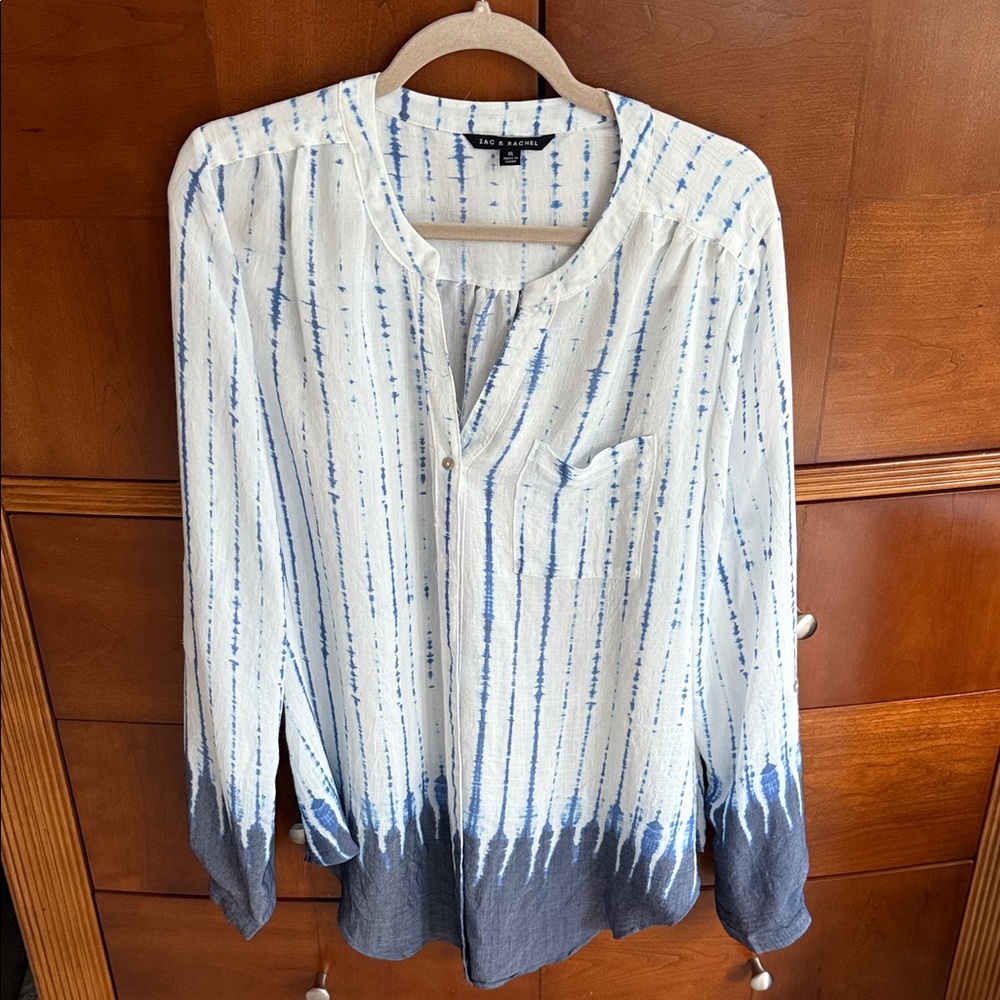 EUC Zac & Rachel Casual Button Down Shirt in Blue and White